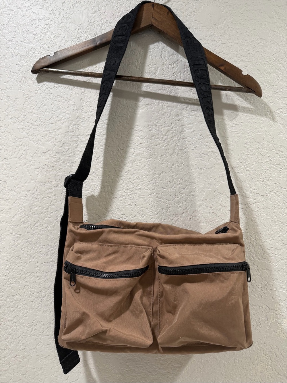 BAGGU MEDIUM CARGO CROSSBODY - CACOA - Picture 13 of 14